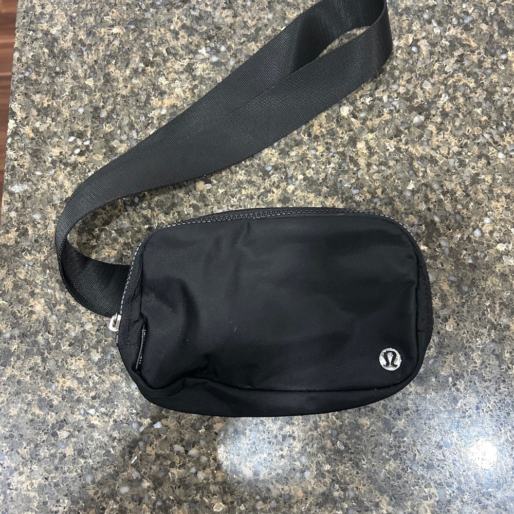 Lululemon black bag